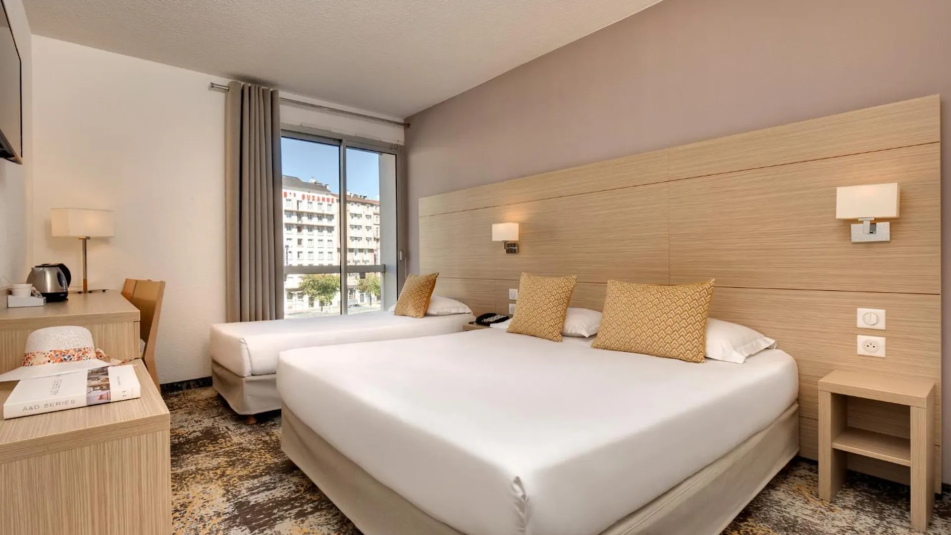 Hotel Le Mediterranee Lourdes 4*,  Francja
