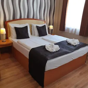 Six Hotel Budapeste