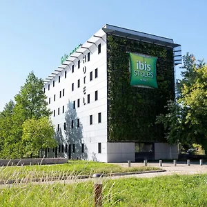 Hotel Ibis Styles Romans-valence Gare Tgv