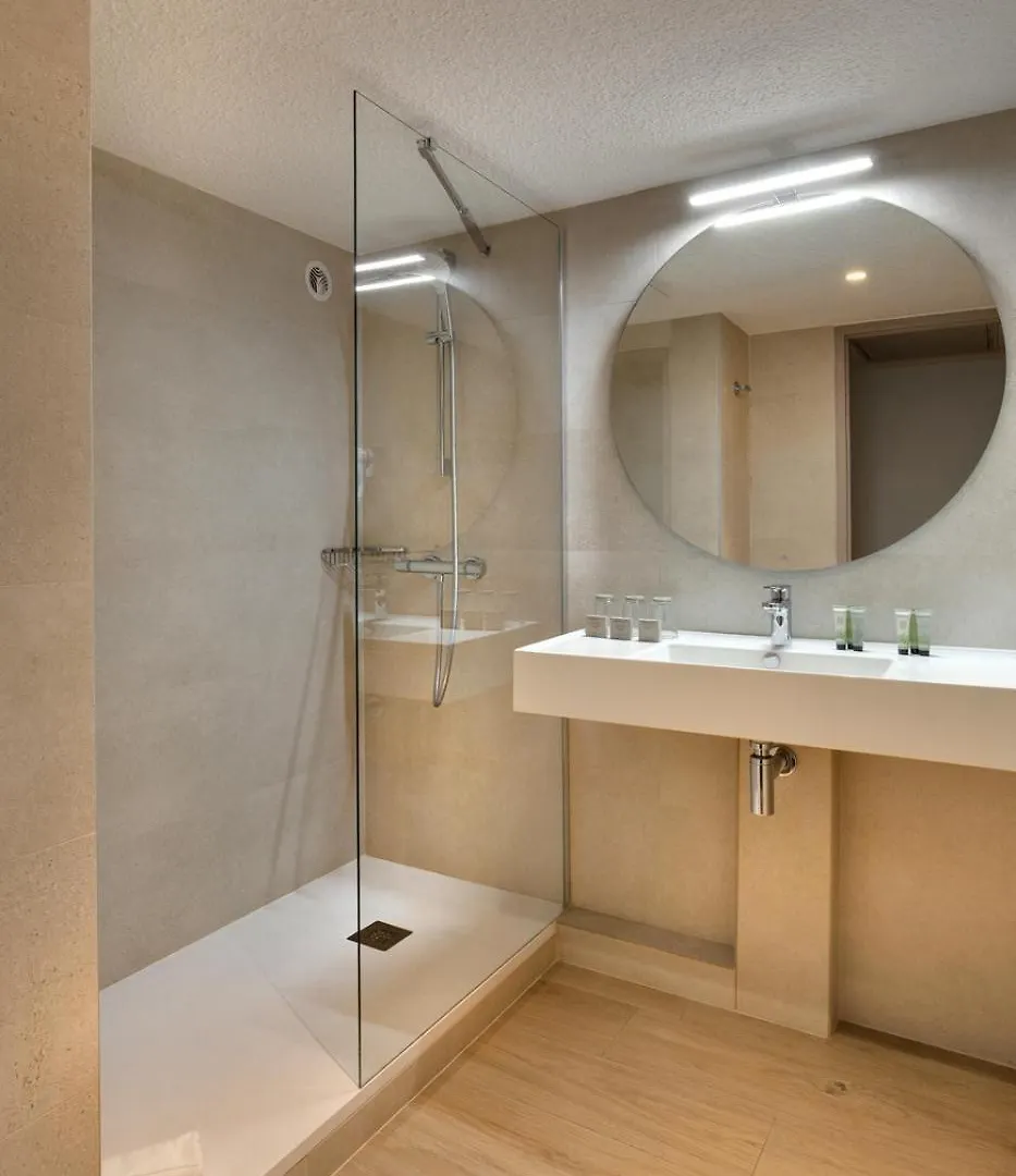 Hotel Le Mediterranee Lourdes 4*,  France
